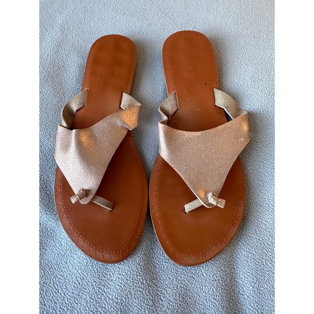 Mad Love Sandals Womens 9 Leather Rose Gold Slip On Thong Classic Flat